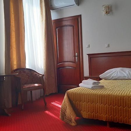 Dworek Vesaria Lublin Extérieur photo